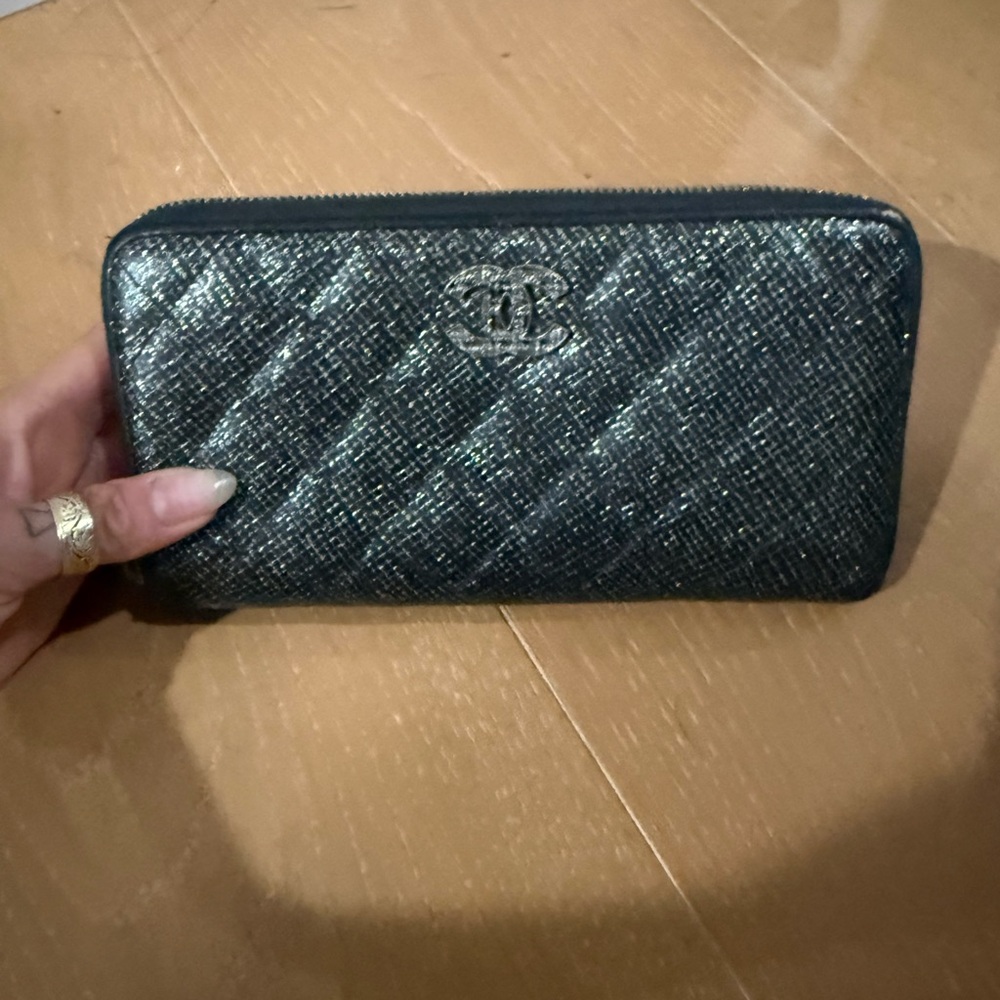 CHANEL Quilted Zip Wallet in Black Metallic Glitter